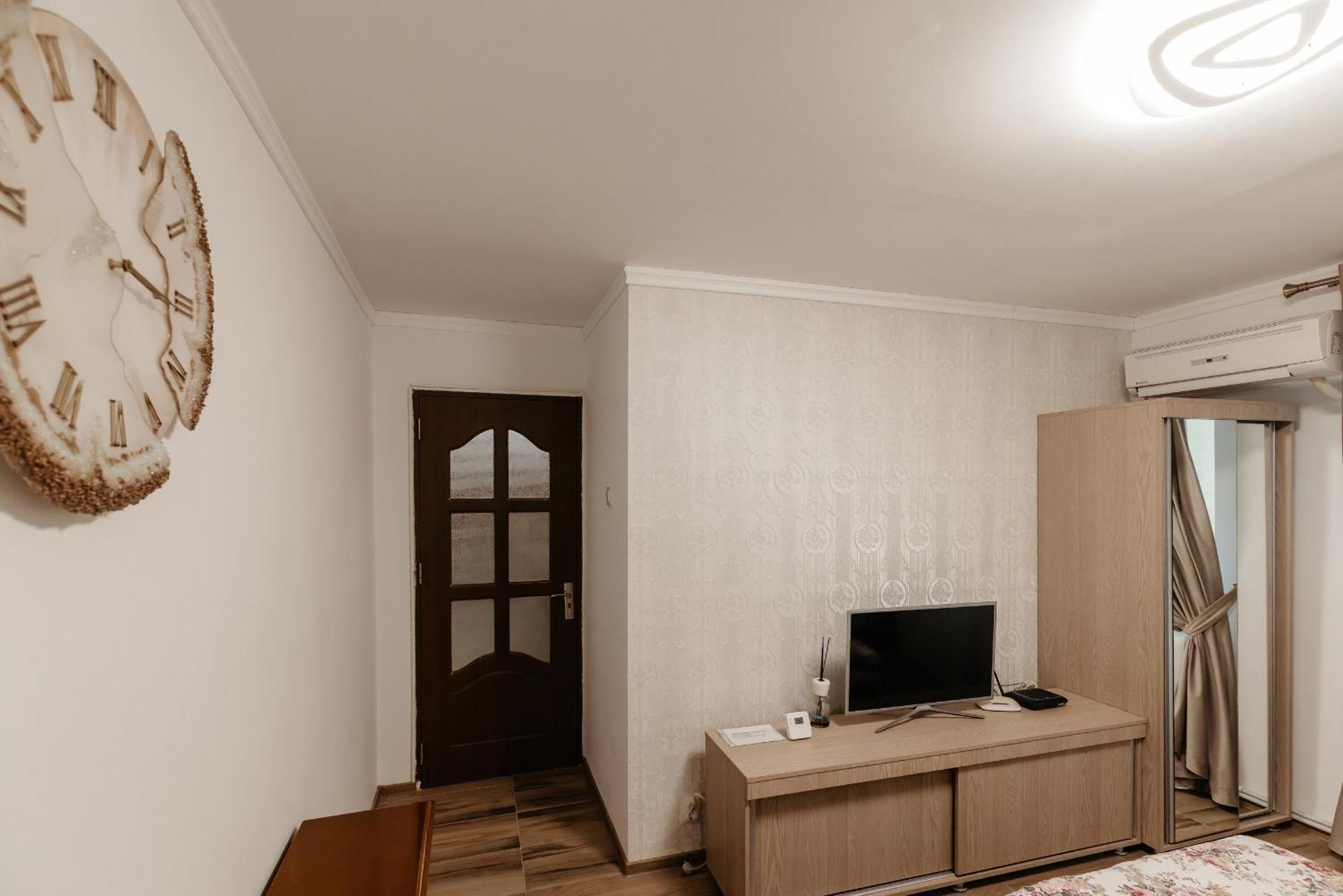 Luxury Radox Apartment Buzau City Center Exterior photo